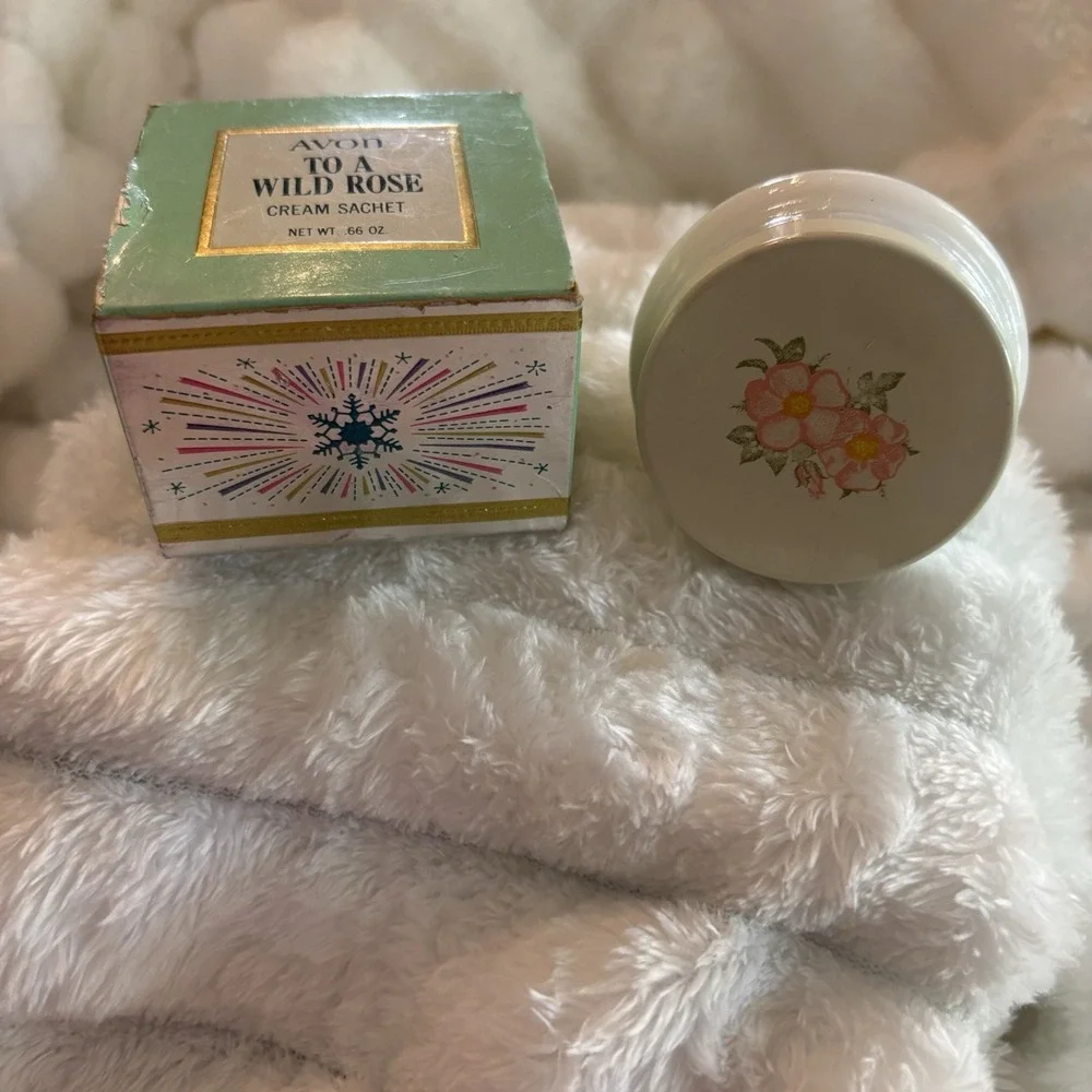 Vintage Avon To‎ A Wild Rose Cream Sachet Miniature Jar With Box